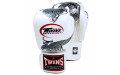 Боксерские перчатки Twins FBGVL3-23 white silver 16 oz